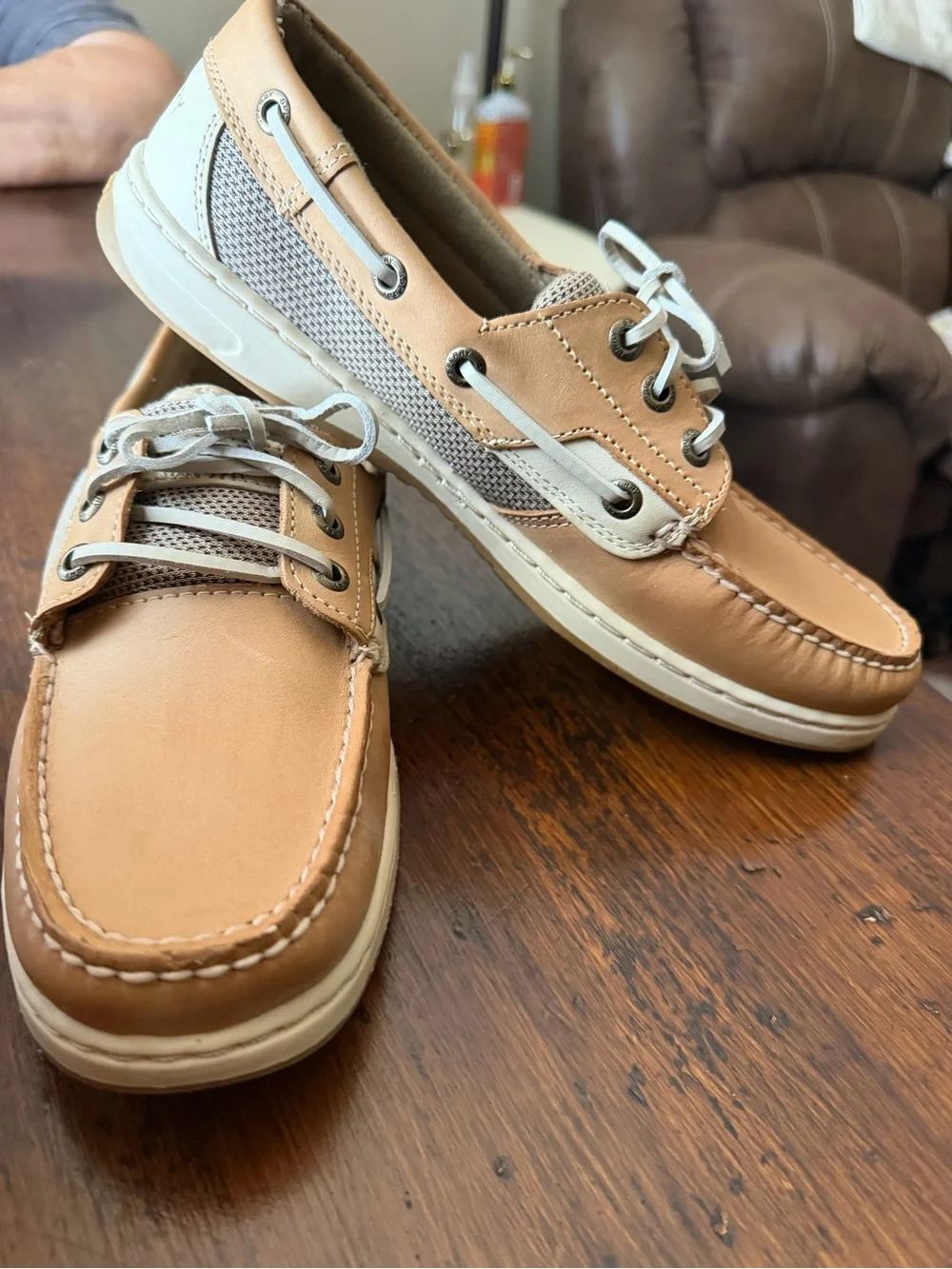 Sperry women’s Tan Leather Lace-Up Boat Shoes with White Laces